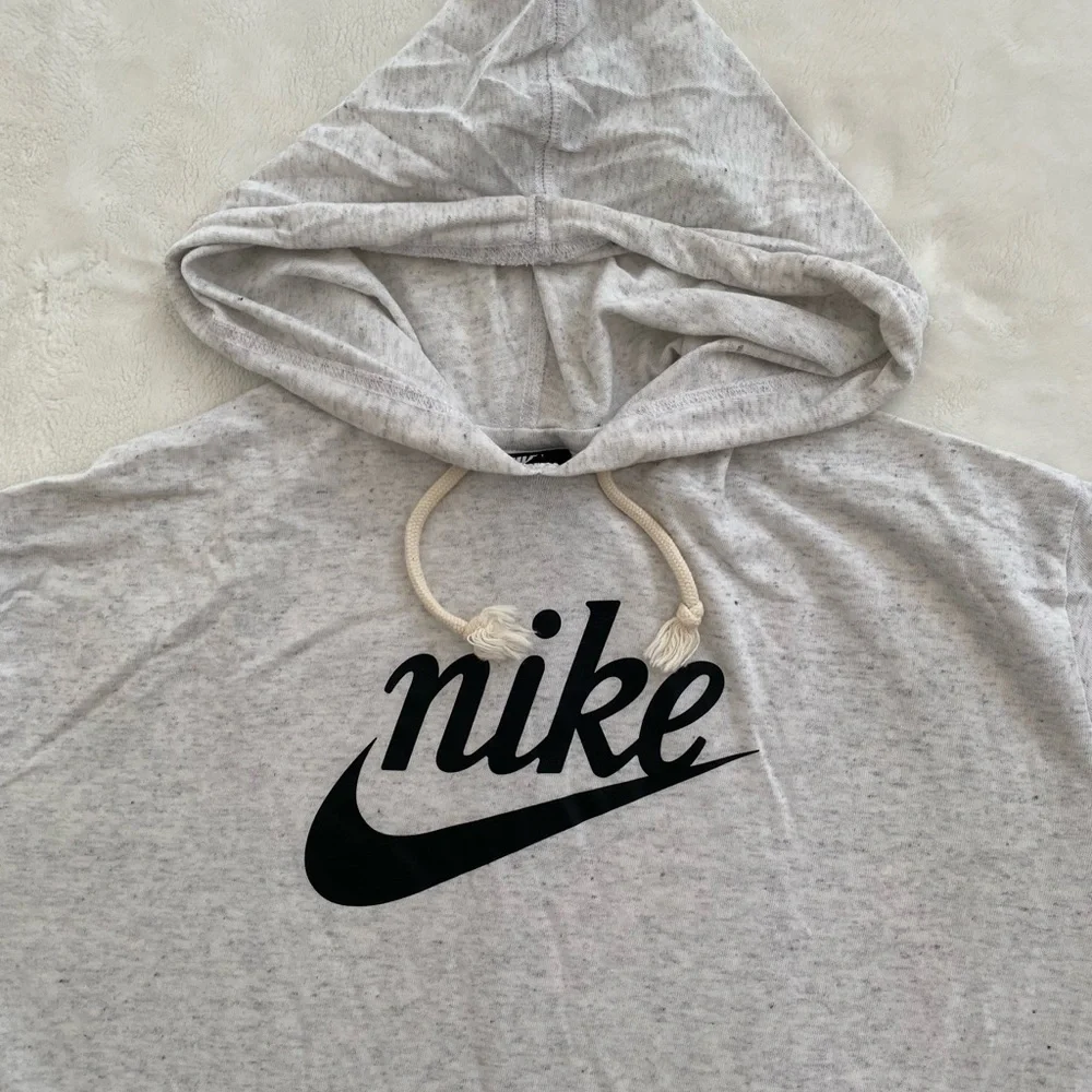 Nike Light Gray Lightweight Hoodie with Black Logo Casual Large Activewear